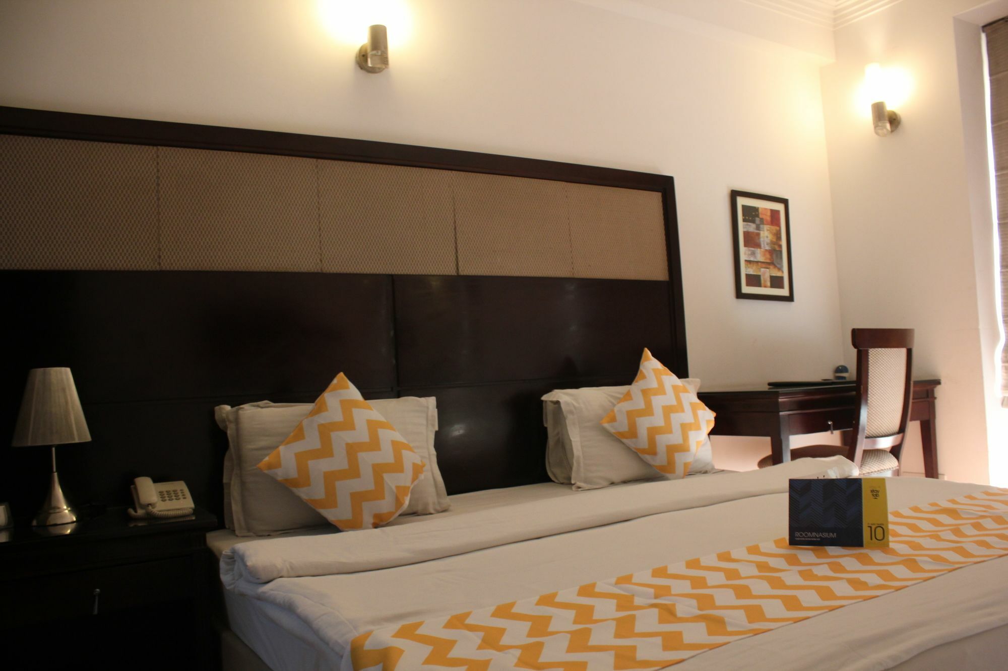 EMBLEM HOTEL NEW FRIENDS COLONY, NEW DELHI НЬЮ-ДЕЛИ 3* (Индия) - от 2878  RUB | NOCHI